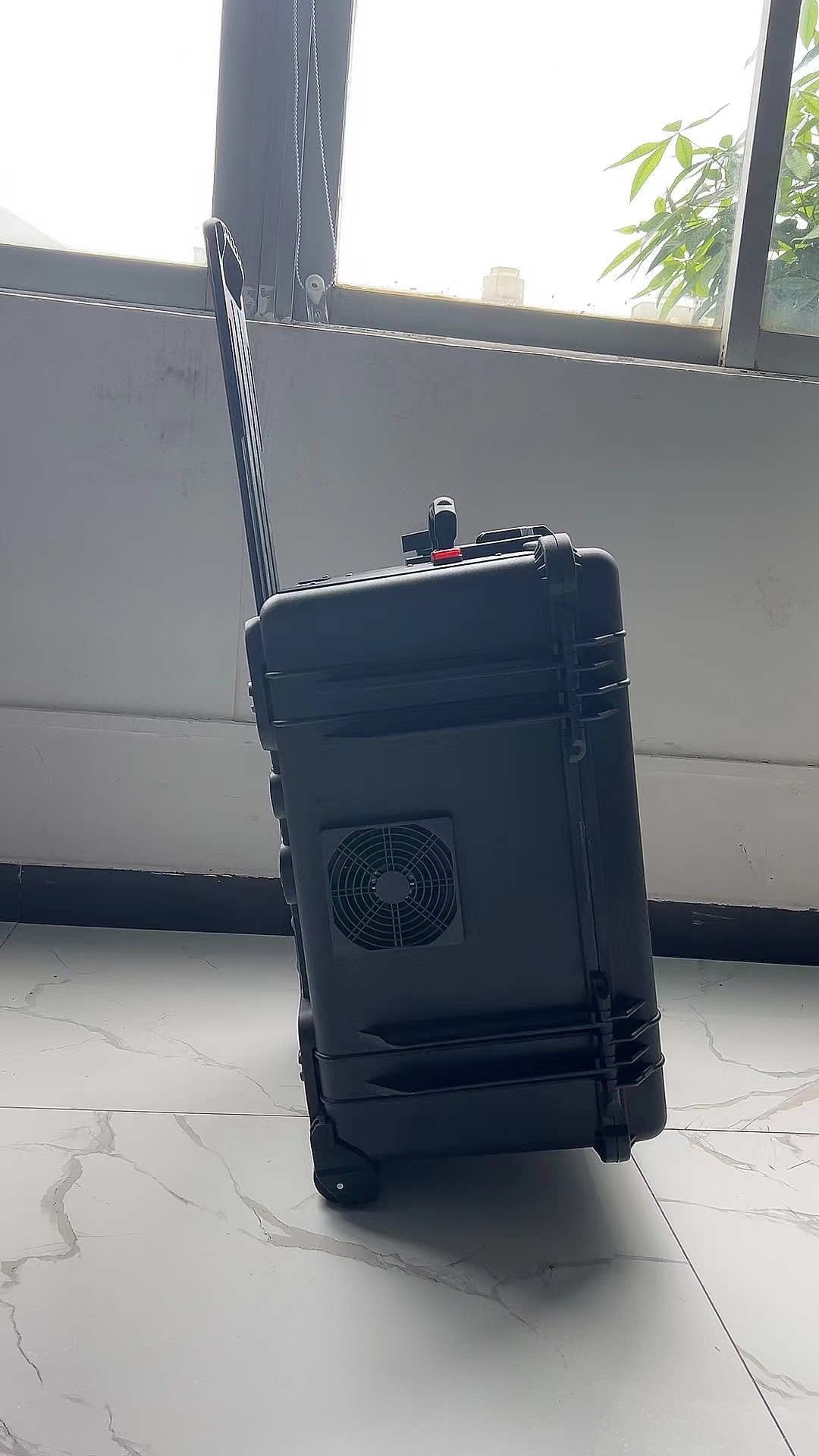 港闸手拉箱型移动通信干扰器